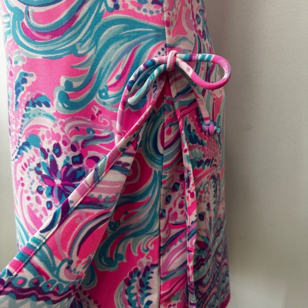 Lilly Pulitzer Pearl Romper in Don’t Be Jelly print Prosecco Pink - Picture 4 of 10